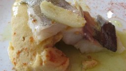 Recepta de cuina de Bacallà a la llauna amb hummus de cigrons